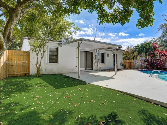 1705 SW 13th Ct, Fort Lauderdale FL 33312