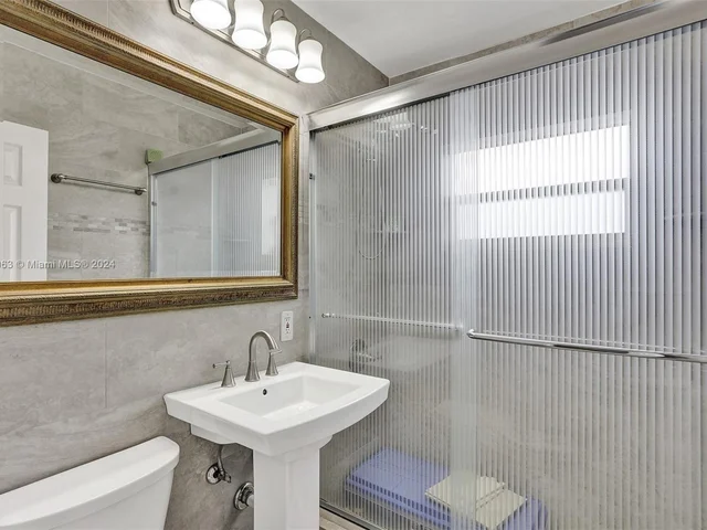 1705 SW 13th Ct, Fort Lauderdale FL 33312