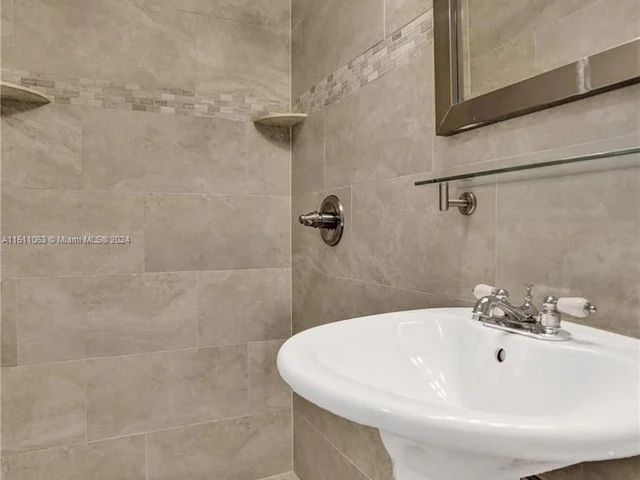 1705 SW 13th Ct, Fort Lauderdale FL 33312