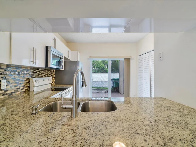 4974 SW 31st Ter # 4974, Hollywood FL 33312