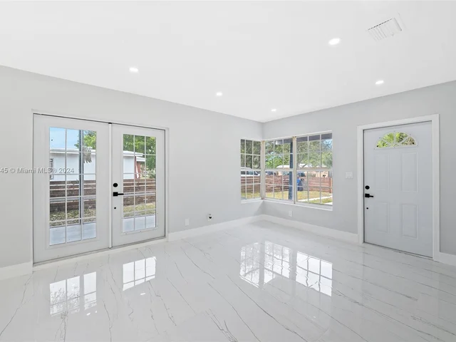 1006 NW 14th Ct, Fort Lauderdale FL 33311