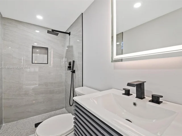 1006 NW 14th Ct, Fort Lauderdale FL 33311