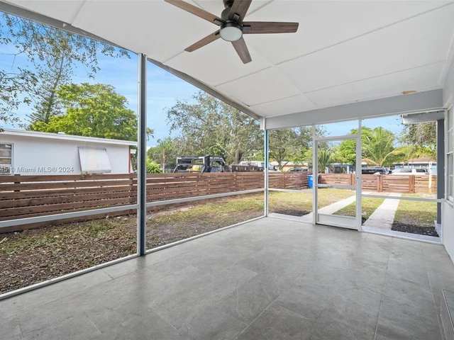 1006 NW 14th Ct, Fort Lauderdale FL 33311