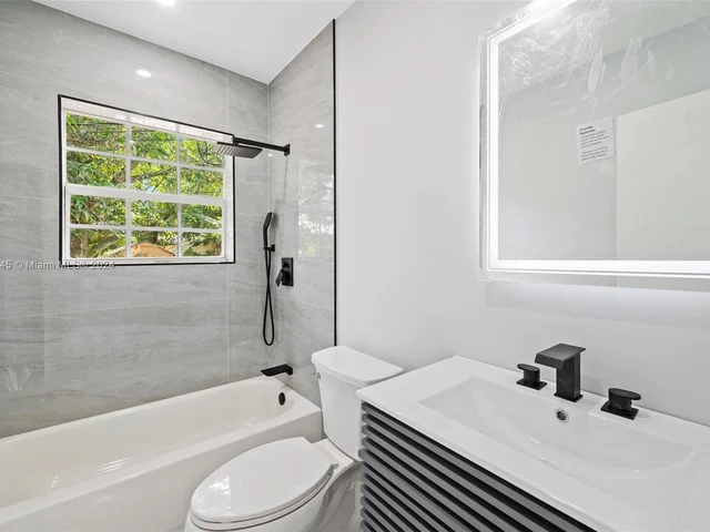 1006 NW 14th Ct, Fort Lauderdale FL 33311