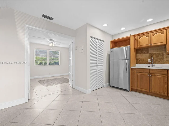 2175 NE 56th St # 110, Fort Lauderdale FL 33308