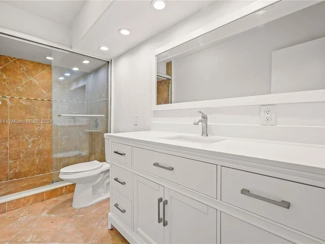 2175 NE 56th St # 110, Fort Lauderdale FL 33308