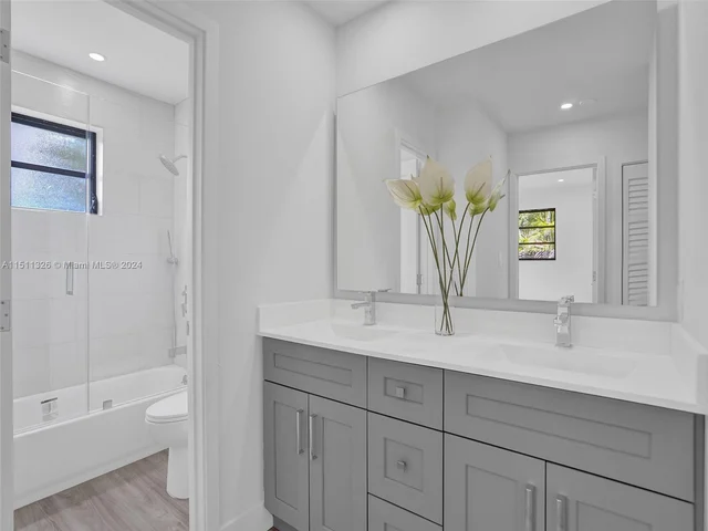 845 Ludlam Dr, Miami Springs FL 33166