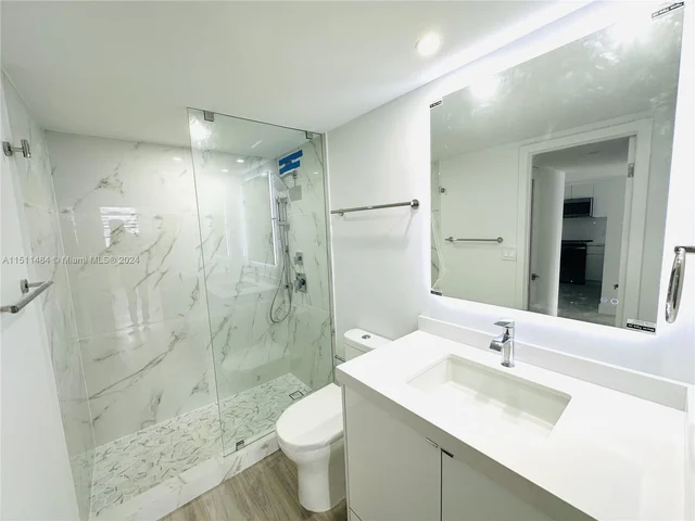 345 Ocean Dr # 610, Miami Beach FL 33139