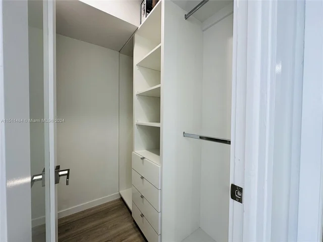 345 Ocean Dr # 610, Miami Beach FL 33139