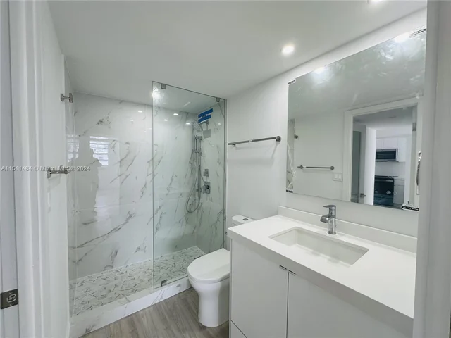 345 Ocean Dr # 610, Miami Beach FL 33139