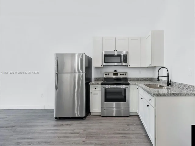 409 NW 4th Ave # A, Hallandale Beach FL 33009