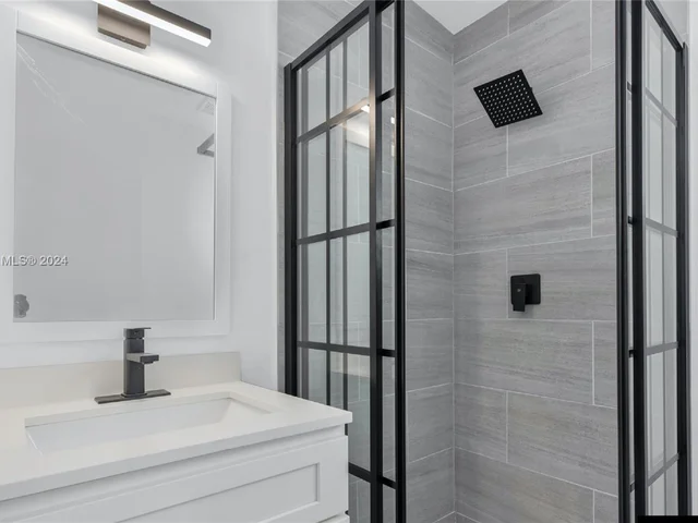 409 NW 4th Ave # A, Hallandale Beach FL 33009