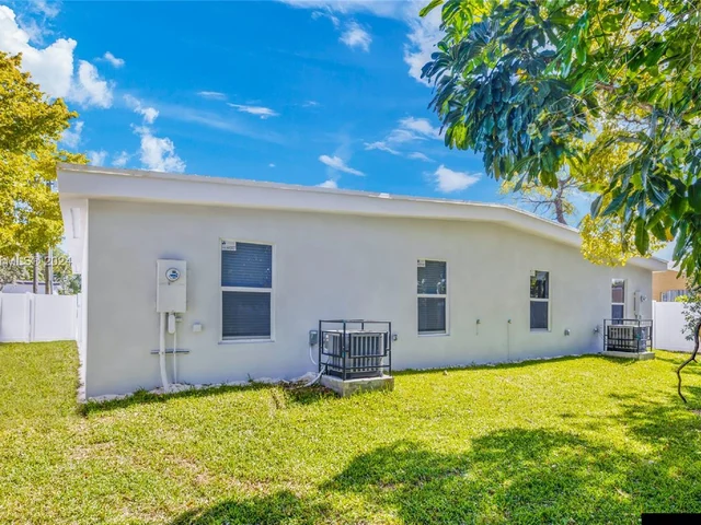 409 NW 4th Ave # A, Hallandale Beach FL 33009