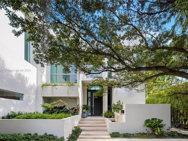 9407 E Broadview Dr, Bay Harbor Islands FL 33154