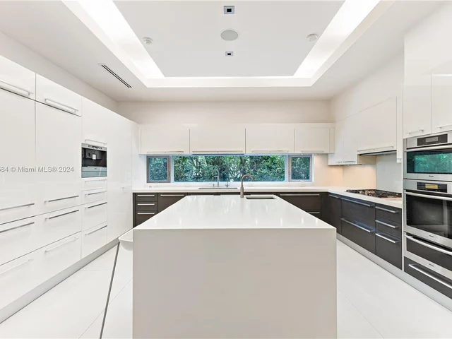 9407 E Broadview Dr, Bay Harbor Islands FL 33154