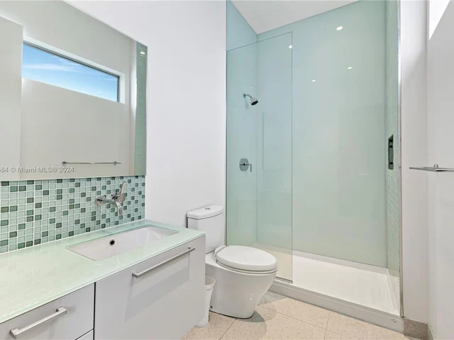 9407 E Broadview Dr, Bay Harbor Islands FL 33154