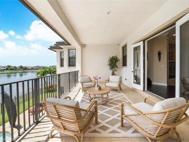 9015 Vista Way, Parkland FL 33076