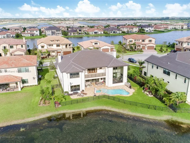 9015 Vista Way, Parkland FL 33076