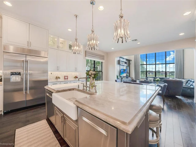 9015 Vista Way, Parkland FL 33076