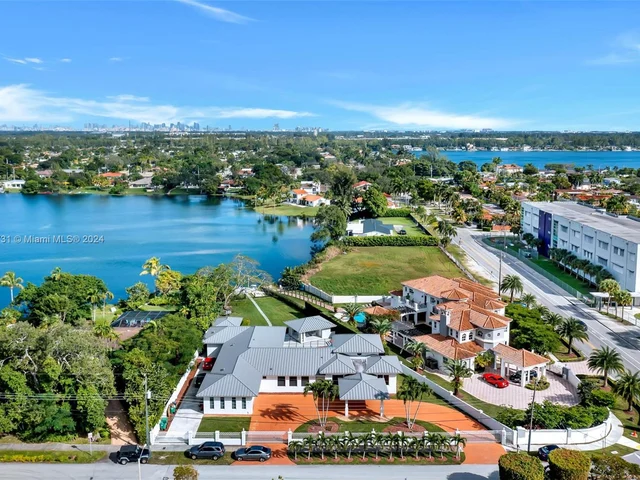 4747 SW 89th Ave, Miami FL 33165