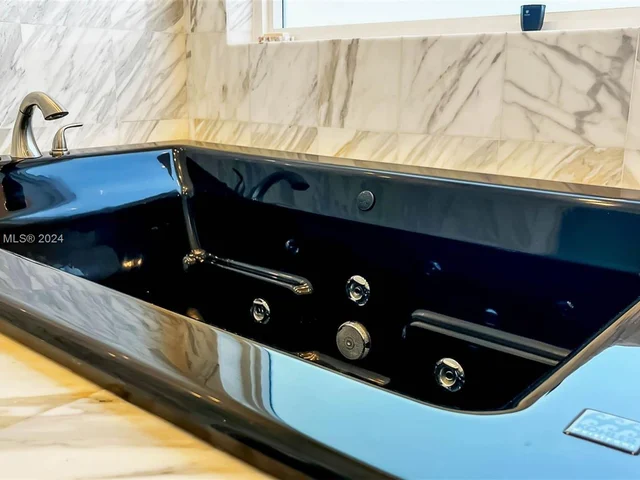 4747 SW 89th Ave, Miami FL 33165