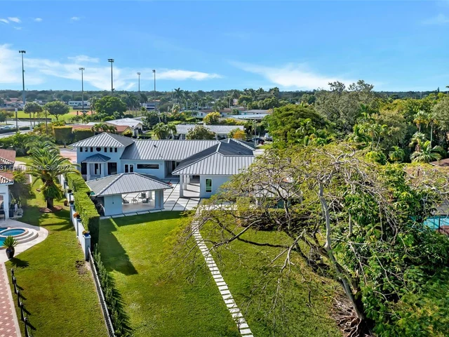 4747 SW 89th Ave, Miami FL 33165