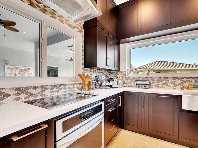 4747 SW 89th Ave, Miami FL 33165