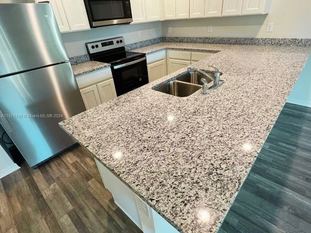 1445 Swan Ct # 1445, Kissimmee FL 34759