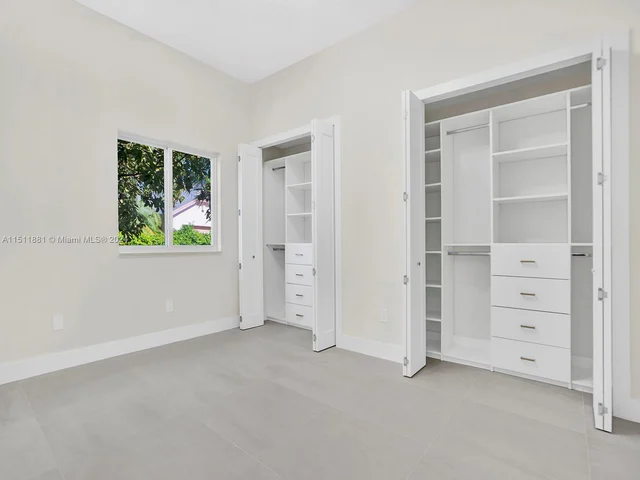 16365 SW 87th Pl, Palmetto Bay FL 33157