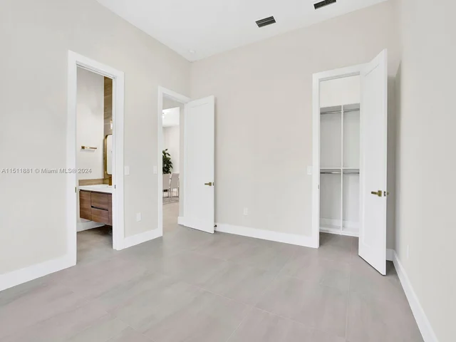 16365 SW 87th Pl, Palmetto Bay FL 33157