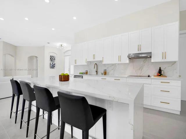 16365 SW 87th Pl, Palmetto Bay FL 33157