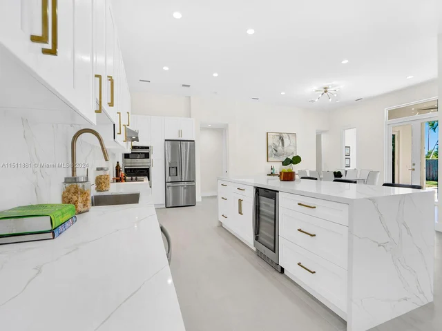 16365 SW 87th Pl, Palmetto Bay FL 33157