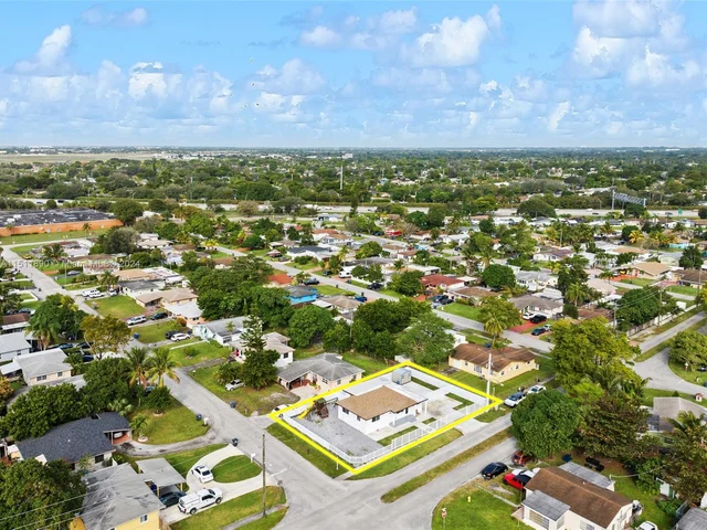 6501 Flagler St, Hollywood FL 33023