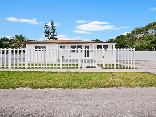 6501 Flagler St, Hollywood FL 33023