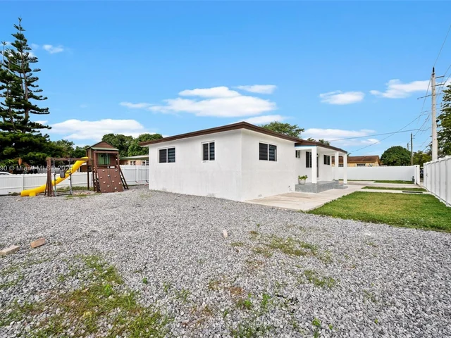 6501 Flagler St, Hollywood FL 33023