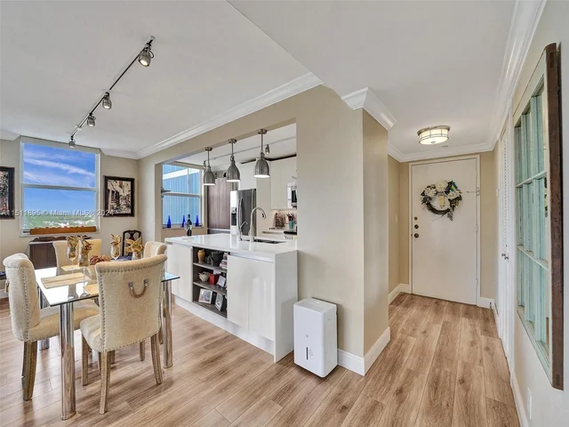 4200 Hillcrest Dr # 619, Hollywood FL 33021