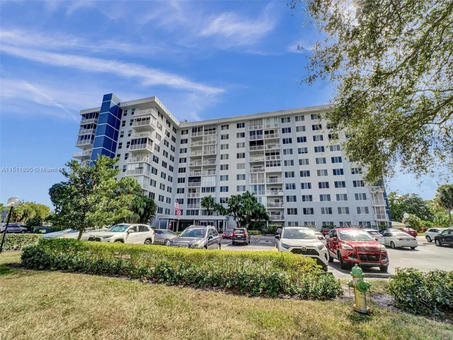 4200 Hillcrest Dr # 619, Hollywood FL 33021