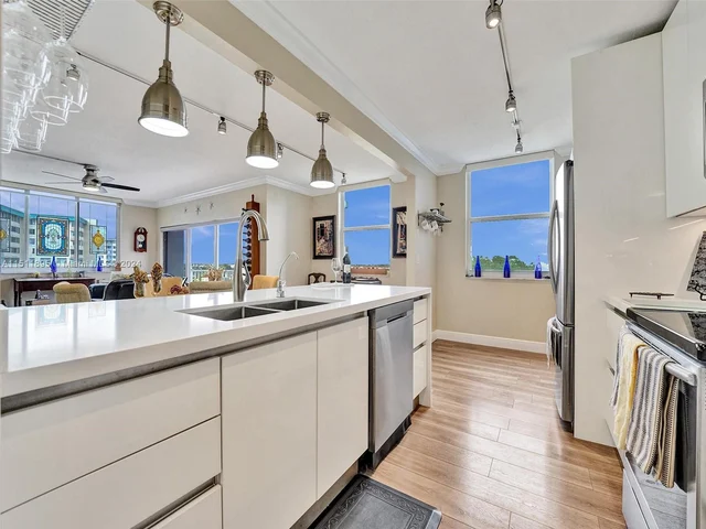 4200 Hillcrest Dr # 619, Hollywood FL 33021