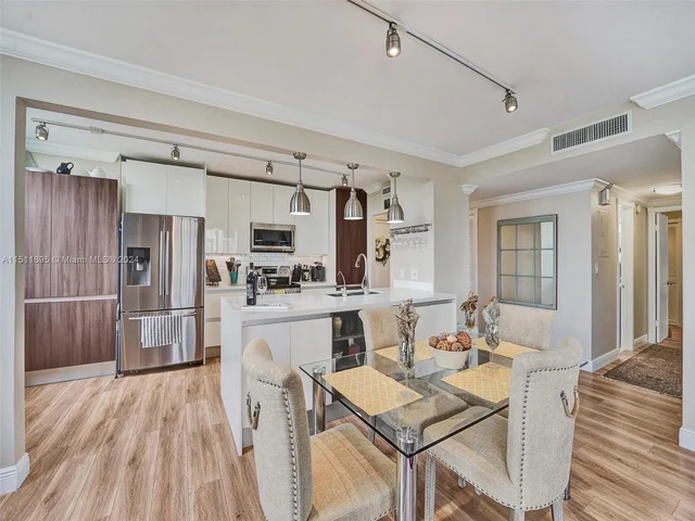 4200 Hillcrest Dr # 619, Hollywood FL 33021