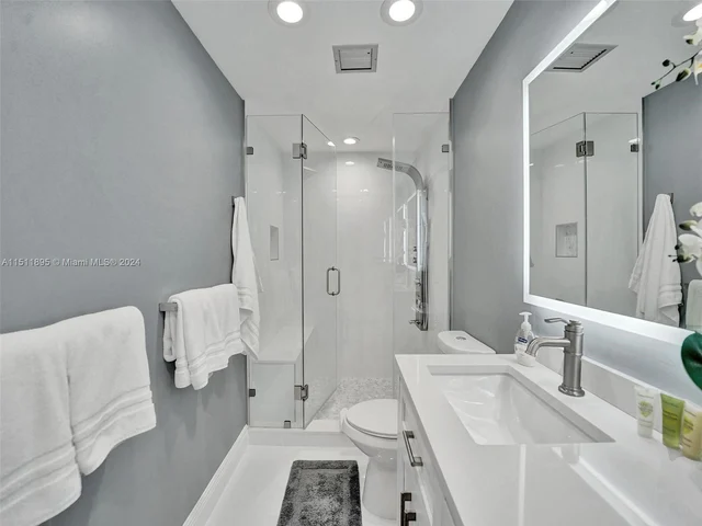 4200 Hillcrest Dr # 619, Hollywood FL 33021