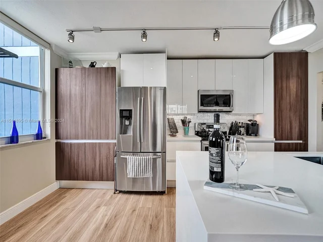 4200 Hillcrest Dr # 619, Hollywood FL 33021