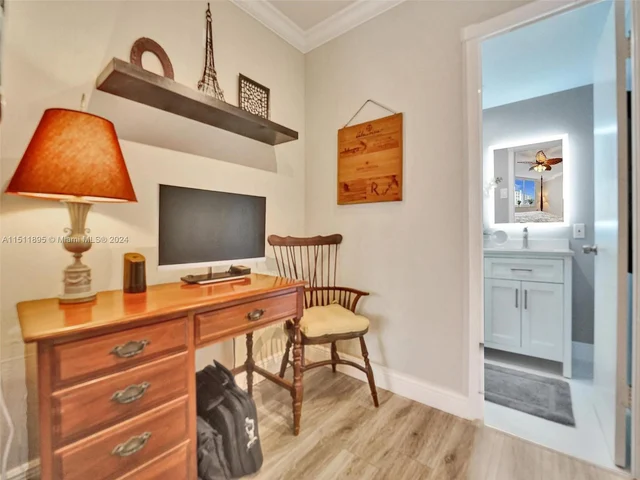 4200 Hillcrest Dr # 619, Hollywood FL 33021