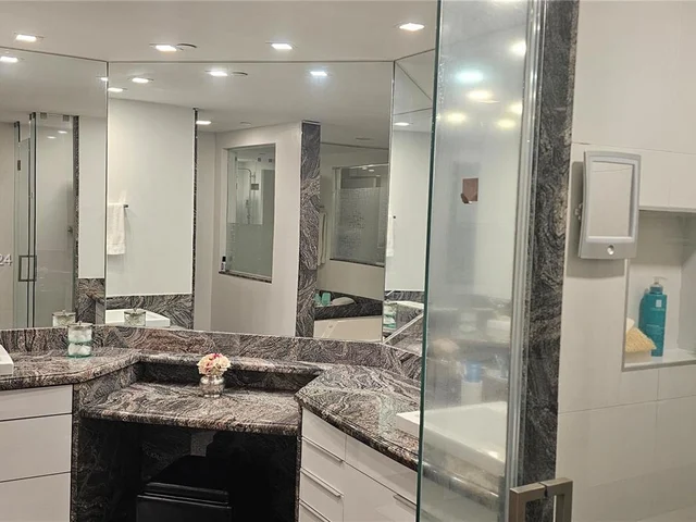 3802 NE 207th St # 1204, Aventura FL 33180