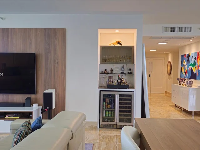 3802 NE 207th St # 1204, Aventura FL 33180