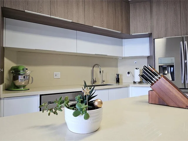 3802 NE 207th St # 1204, Aventura FL 33180