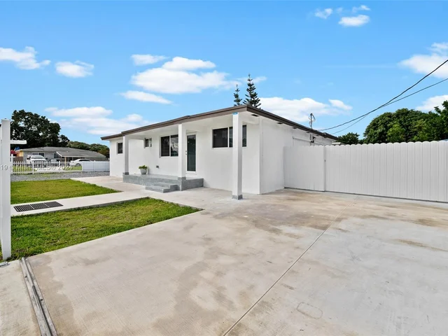 6501 Flagler St, Hollywood FL 33023