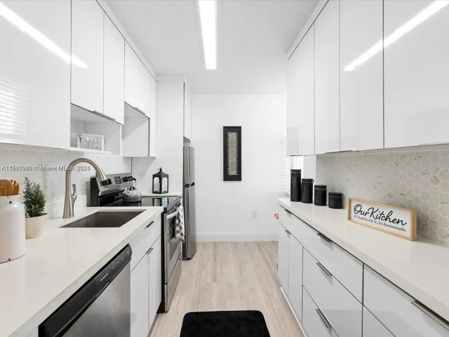 888 Intracoastal Dr # 4E, Fort Lauderdale FL 33304