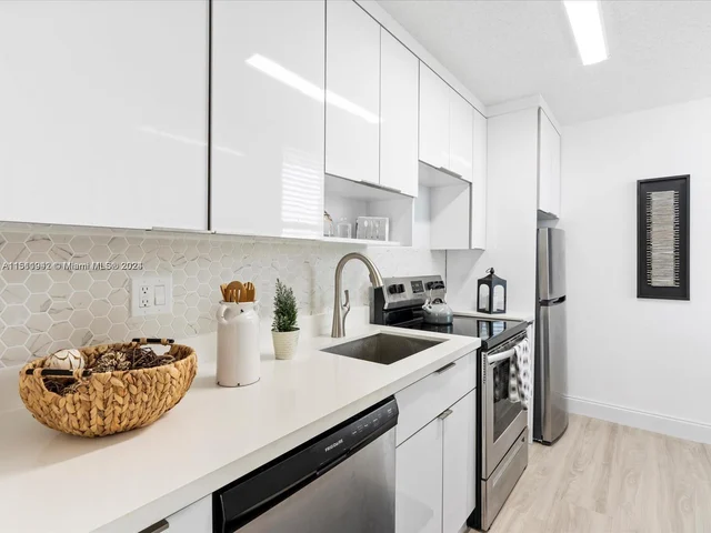 888 Intracoastal Dr # 4E, Fort Lauderdale FL 33304