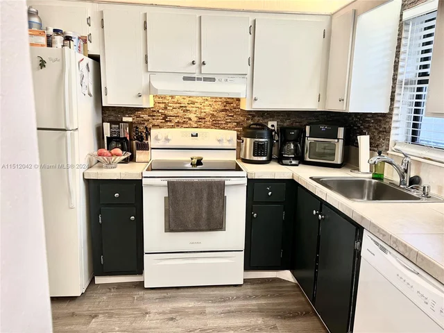 9235 SW 8th St # 507, Boca Raton FL 33428