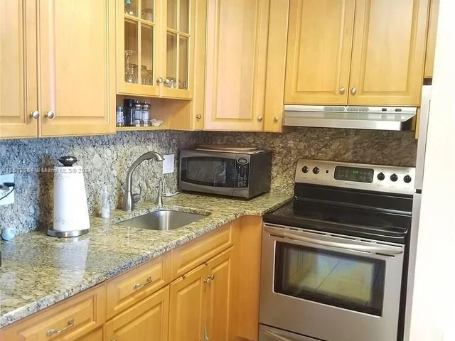 2004 Cambridge A # 2004, Deerfield Beach FL 33442